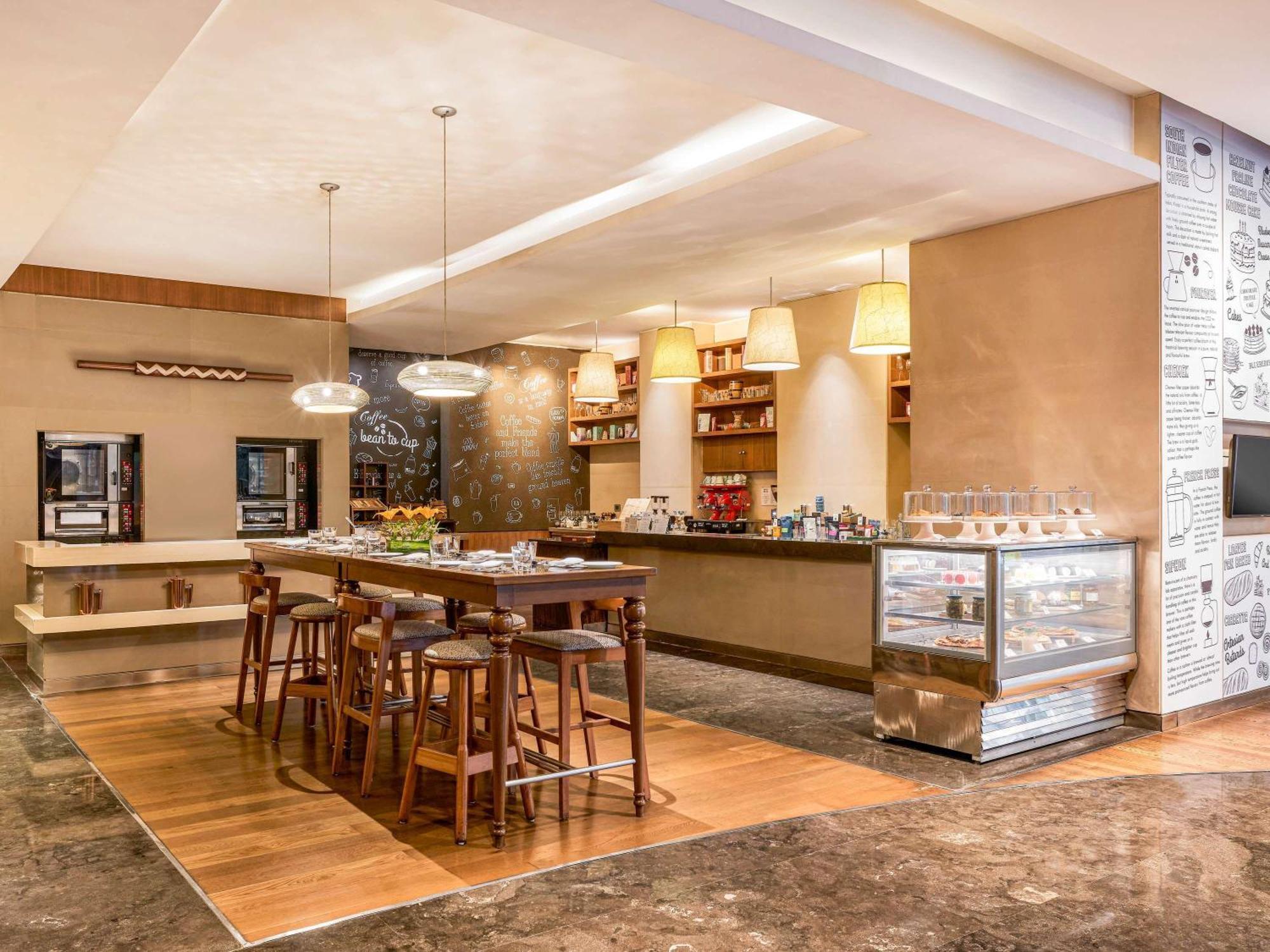 Pullman New Delhi Aerocity المظهر الخارجي الصورة The Lounge at the airport