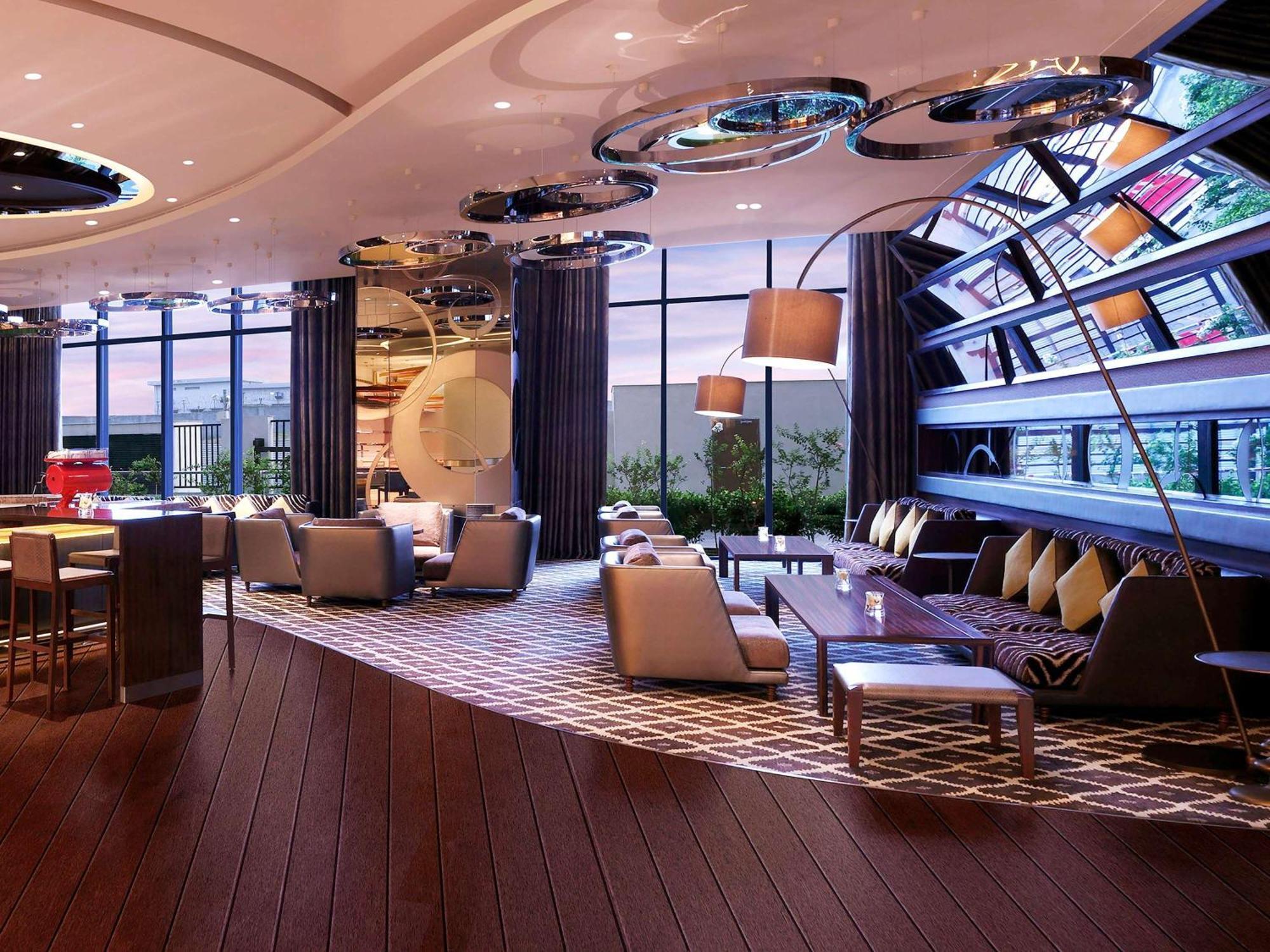 Pullman New Delhi Aerocity المظهر الخارجي الصورة The interior of the lounge