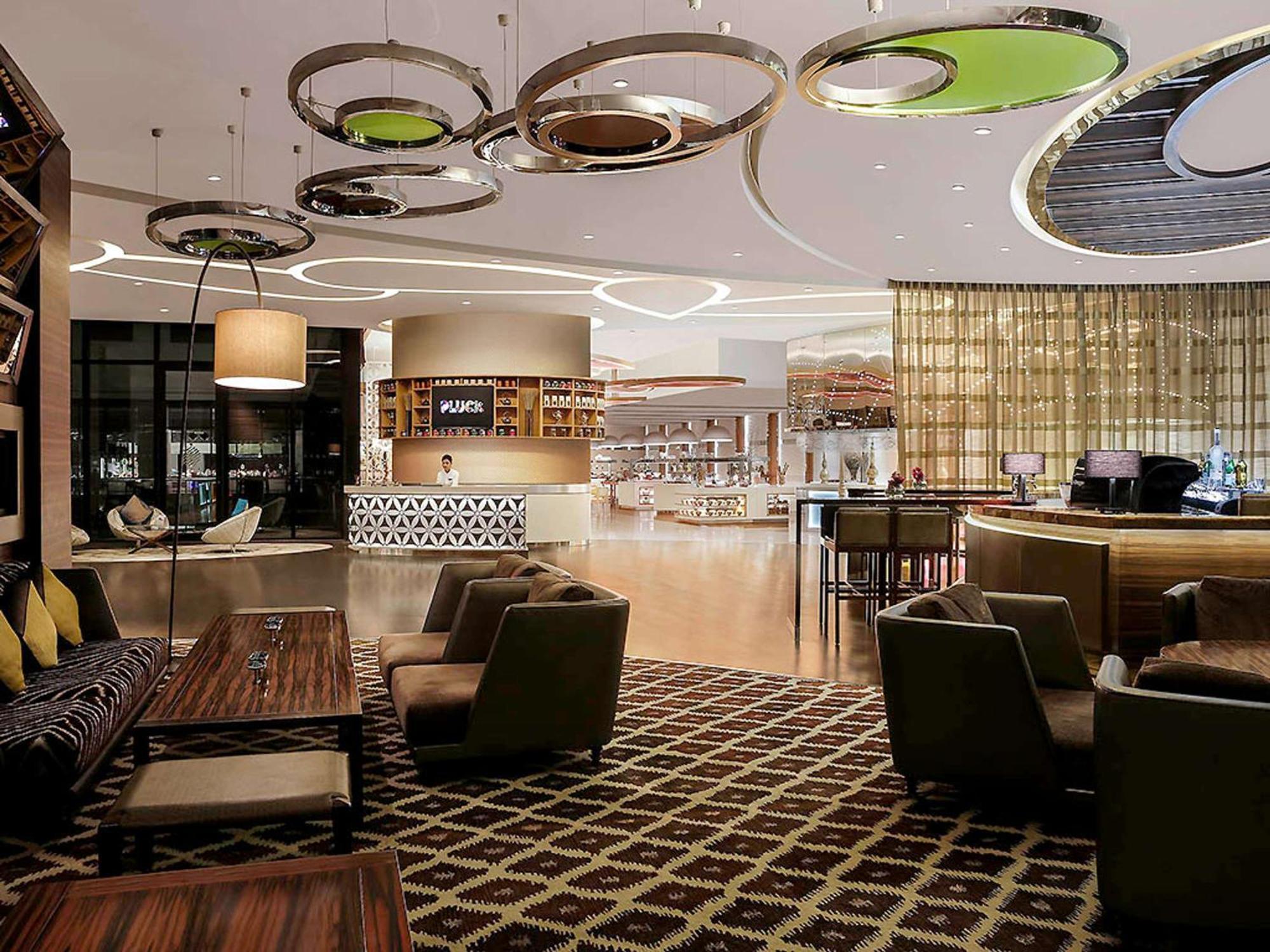 Pullman New Delhi Aerocity المظهر الخارجي الصورة The lounge at the airport