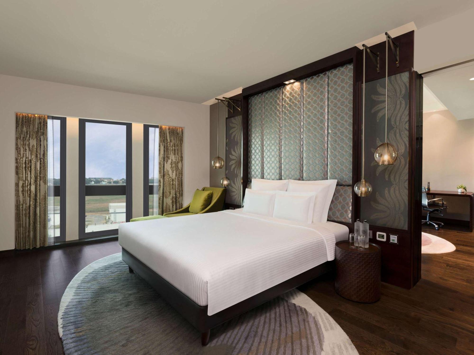 Pullman New Delhi Aerocity المظهر الخارجي الصورة A bedroom at the hotel